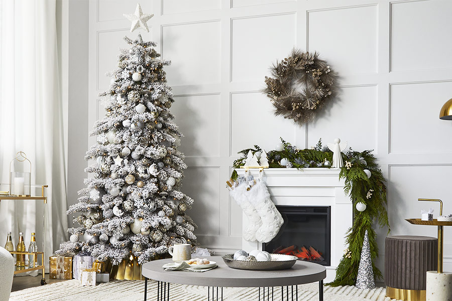 https://www.homedepot.ca/content/dam/assethub/images/categories/2023-clp-decor-holiday-christmas-indoor-decor-winters-magic-900x600.jpg